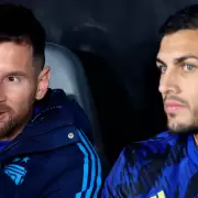 La reacci�n de Lionel Messi al recibimiento de los hinchas de Boca a Leandro Paredes en la Bombonera