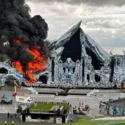 Un devastador incendio arrasó con el escenario principal del festival Tomorrowland en Bélgica