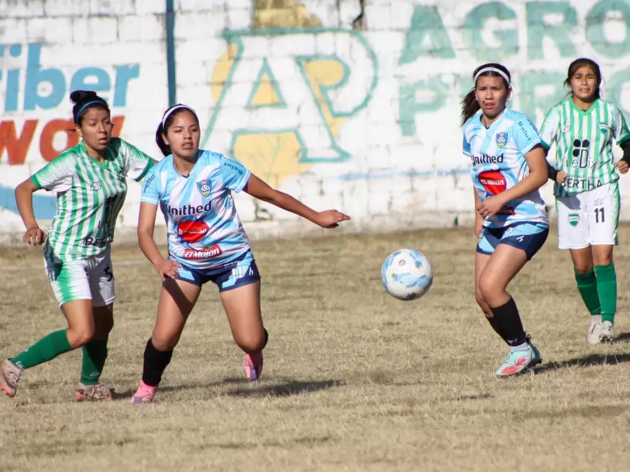 Atl�tico El Carmen comenz� con el pie derecho la defensa de su t�tulo