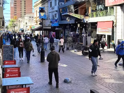 peatonal ciudad centro comercios