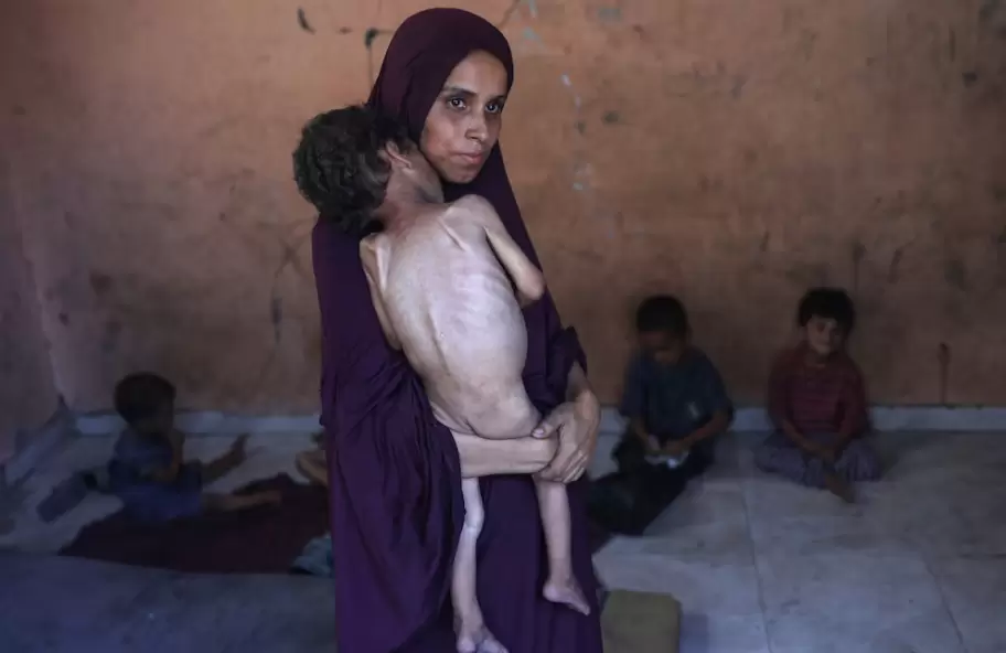 Se agrava la crisis humanitaria en Gaza debido a la falta de alimentos e insumos b�sicos (Omar AL-QATTAA/AFP)