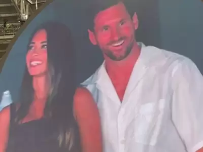 messi kiss cam coldplay