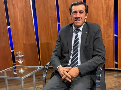 carlos sadir en detr�s de las noticias