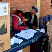 Con la derecha como favorita, cuatro candidatos presidenciales buscarán entrar al balotaje este domingo en Bolivia