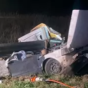 Tragedia en Córdoba: murieron tres hermanitos y su papá en un choque en la Ruta 19