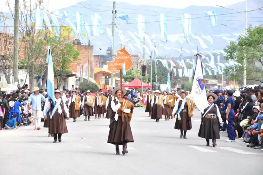 DESFILE EXODO JUJEÑO