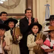 Sadir y mujeres gauchas honraron los símbolos patrios