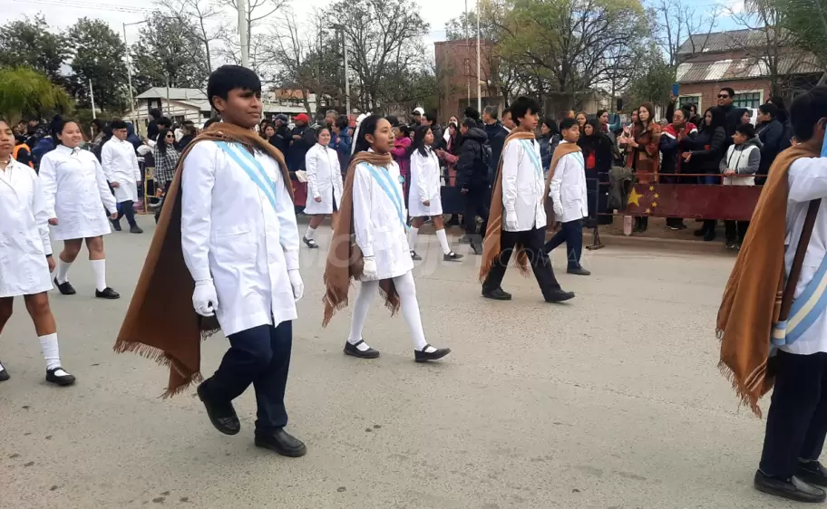 desfile avenida forestal