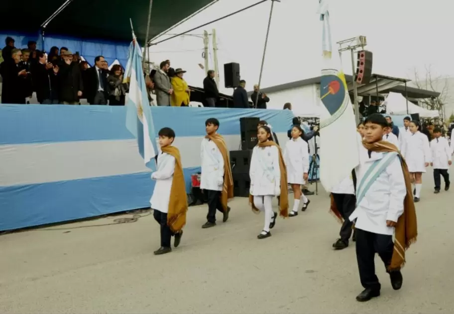 Desfile Éxodo Jujeño 213 aniversario