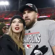 Qui�n es Travis Kelce, el jugador de la NFL que se casar� con Taylor Swift
