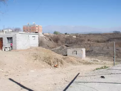 venta de terrenos ilegales en Alto Comedero