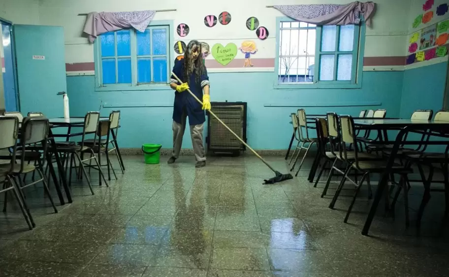 porteros personal no docentes escuelas aulas