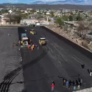 Avanza la construcci�n de la primera cancha municipal de hockey en el Parque Alberdi