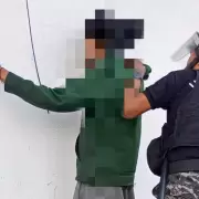 Arrestan a un violento individuo que amenazaba a sus vecinos en barrio Cuyaya