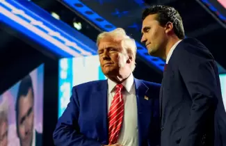 donald trump junto a charlie kirk