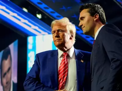 donald trump junto a charlie kirk