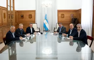 reunion gobierno y leandro zdero (chaco), alfredo cornejo (mendoza) y rogelio frigerio (entre rios)