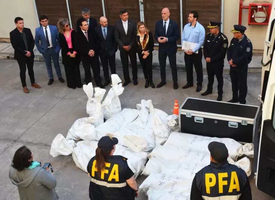 Entregaron 436 armas y municiones incautadas para se destrucción en San Pedro de Jujuy