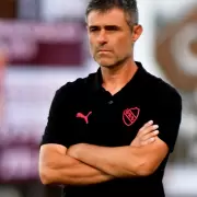 Julio Vaccari renunció como entrenador de Independiente tras otra derrota en el Torneo Clausura