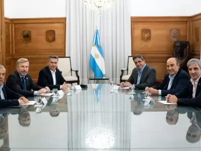 Javier Milei vet� la ley de ATN tras la deslucida foto con tres gobernadores afines