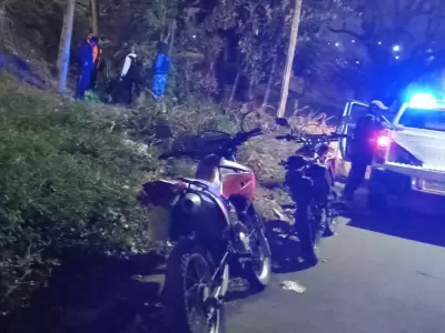 ATAC� CON UN CUCHILLO A POLIC�AS TRAS ROBAR UN AUTOM�VIL.