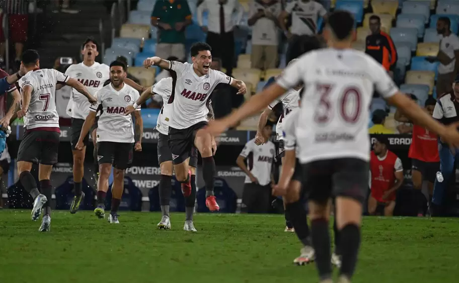 Lanús semifinalista