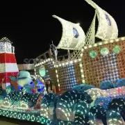 Ya comenz� el �ltimo desfile doble de carruajes y carrozas: transmisi�n en vivo y orden de colegios