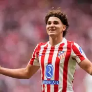 Con un Julián Álvarez estelar, Atlético goleó 5-2 al Real en un clásico de Madrid apasionante