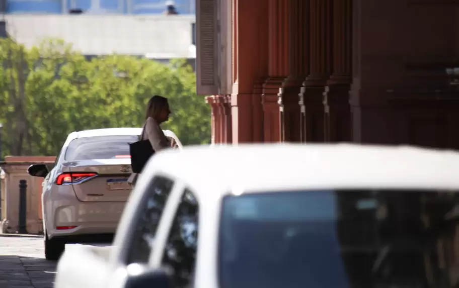 La senadora nacional Carolina Losada en su ingreso a la Casa Rosada para la reunión del Consejo de Mayo. Fotografía: RS Fotos