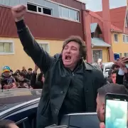 "Los violentos de siempre", Javier Milei acusó al kirchnerismo por su fallida caminata de campaña en Ushuaia