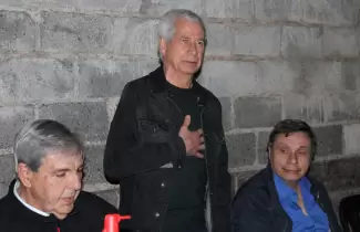 Pedro Pascuttini con trabajadores