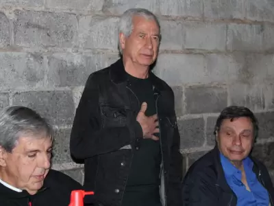 Pedro Pascuttini con trabajadores