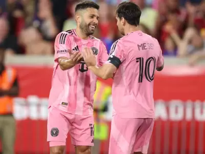 messi jordi alba