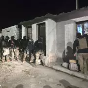 Punta Diamante: arrestaron a un hombre que se atrincheró en una vivienda con un arma blanca