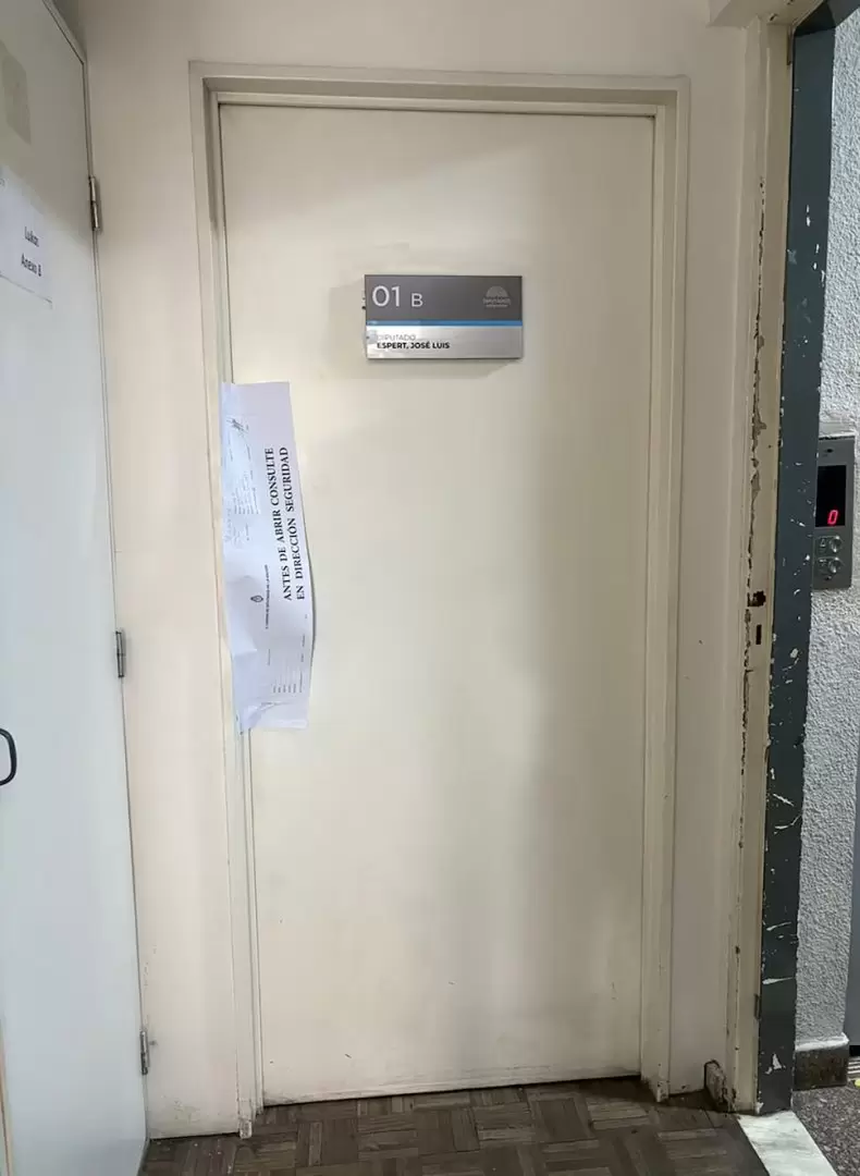 Así se encontraba el despacho de José Luis Espert antes del allanamiento