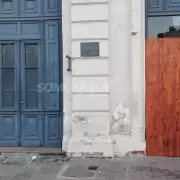 Vandalizaron la Vieja Estación de Trenes: arrojaron piedras a ventanales y puertas