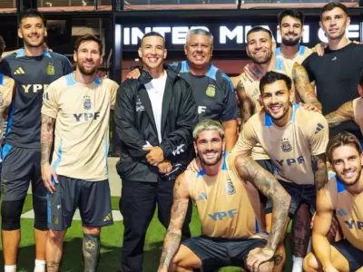daddy yankee en el entrenamiento de la seleccion argentina