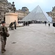 El Museo del Louvre estim� que las joyas robadas valen m�s de U$S100 millones