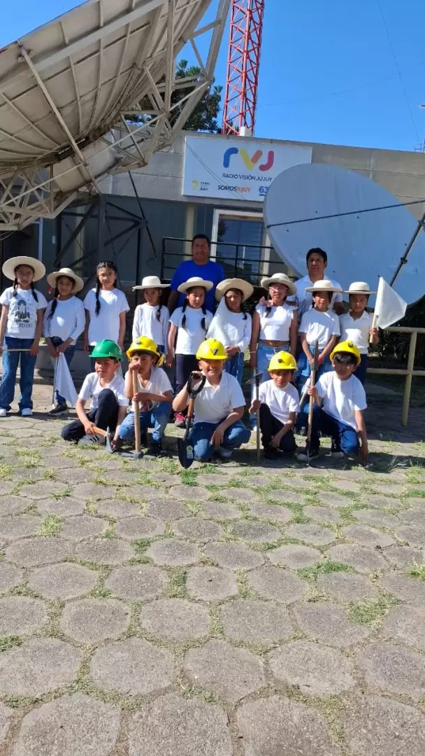 Visita de estudiantes de Mina El Aguilar