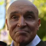 Jos� Luis Espert present� un escrito ante la Justicia en la causa por lavado de dinero