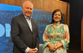 detr�s de las noticias