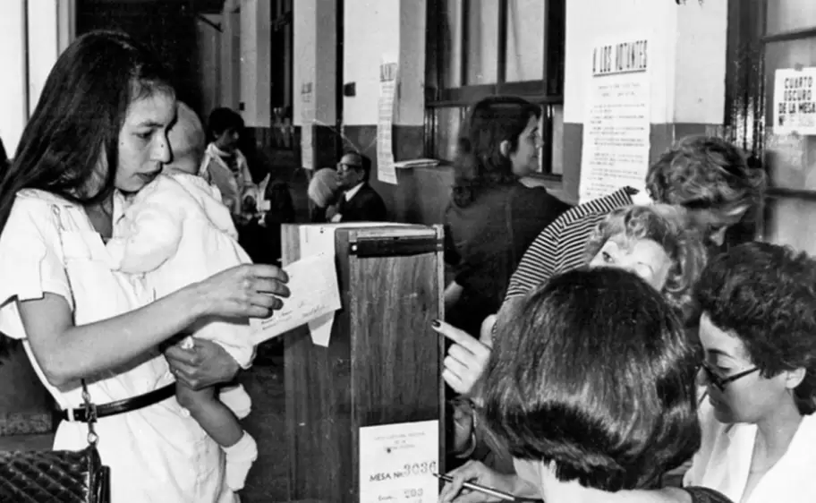 42 a�os de democracia