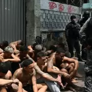 Río de Janeiro: encontraron un fusil FAL de las Fuerzas Armadas argentinas entre el arsenal del Comando Vermelho
