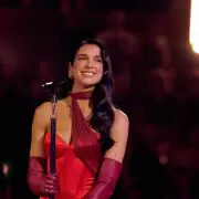 Dua Lipa anuncia película y álbum en vivo con el legendario dueto junto a Maná