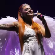 Se vistió de ángel y brilló en el Gran Rex: así fue el regreso de Lourdes Fernández a los escenarios