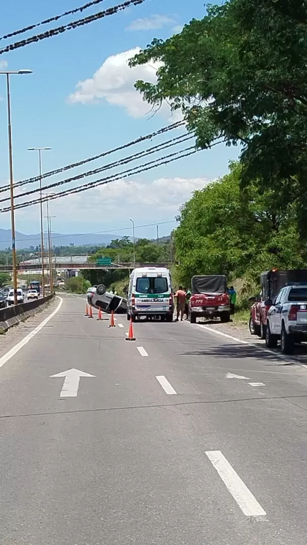 auto volcado Ruta 9