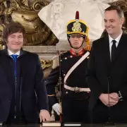 Milei le tom� juramento a Adorni como nuevo jefe de Gabinete