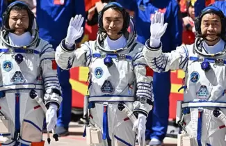 astronautas chinos varados en el espacio