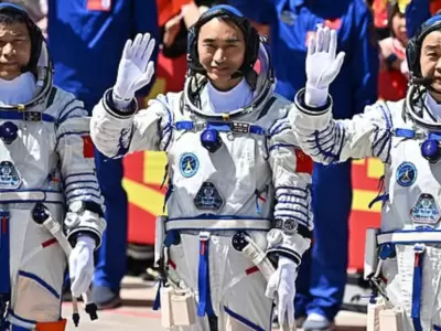 astronautas chinos varados en el espacio