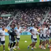 Furor por la Selección Argentina en España: más de 20.000 personas asistieron al entrenamiento